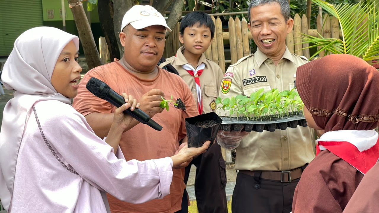 SD IT MAWADDAH Ikuti Kegiatan “Adiwiyata Menanam Bersama Indonesia Berseru”